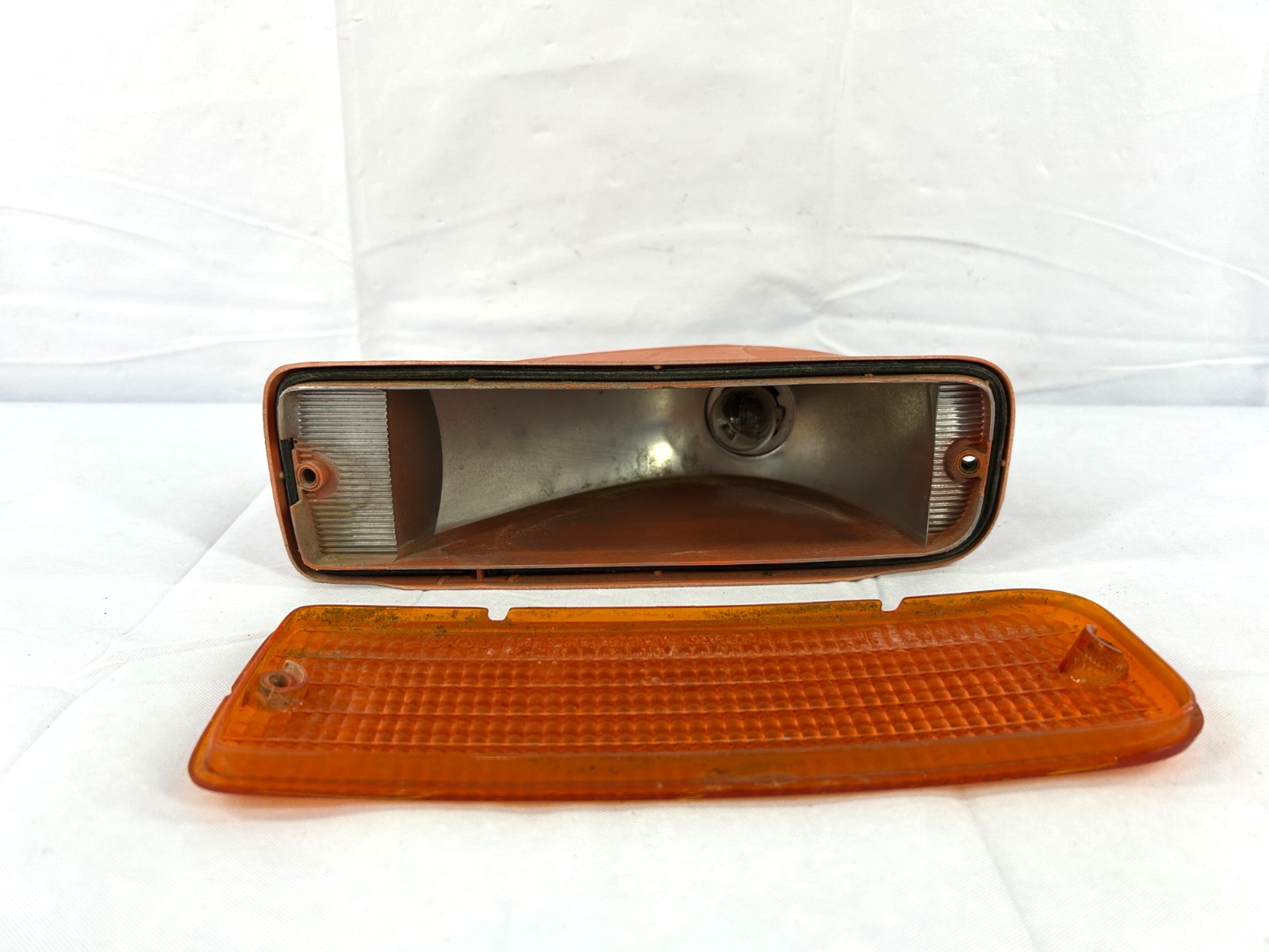 1999-2002 Toyota 4Runner Front Left Side Turn Signal Bumper Light OE 81520-35120