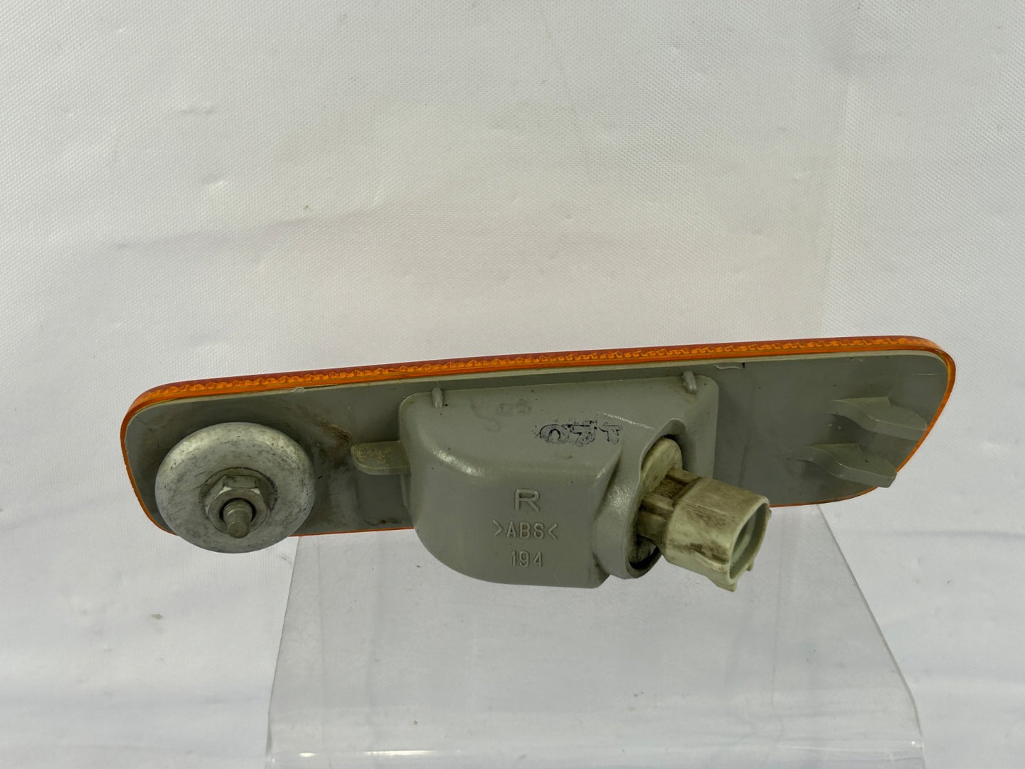 1999-2003 Lexus RX300 Right Side Fender Marker Turn Signal Light OEM 81731-48010