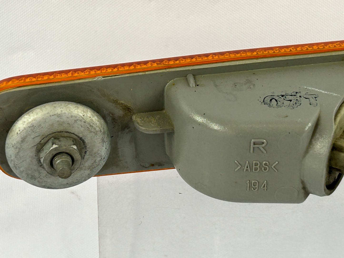 1999-2003 Lexus RX300 Right Side Fender Marker Turn Signal Light OEM 81731-48010