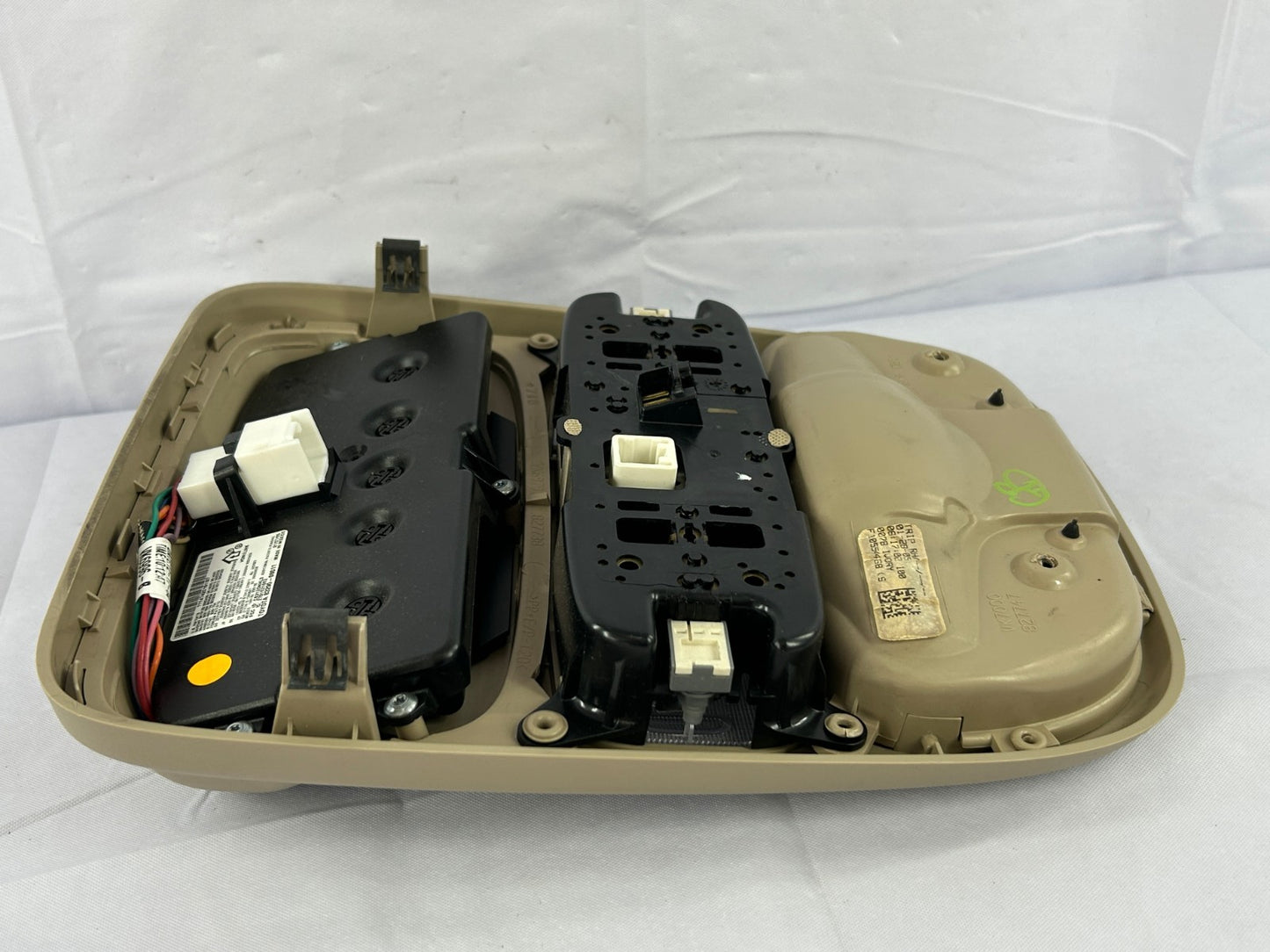 2004-2006 Toyota Sienna Overhead Console Dome Light Homelink OEM 63650-08050-A0