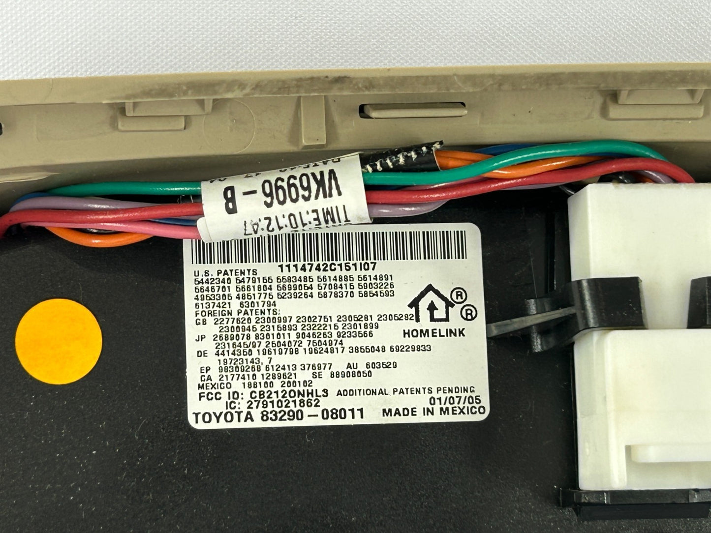 2004-2006 Toyota Sienna Overhead Console Dome Light Homelink OEM 63650-08050-A0
