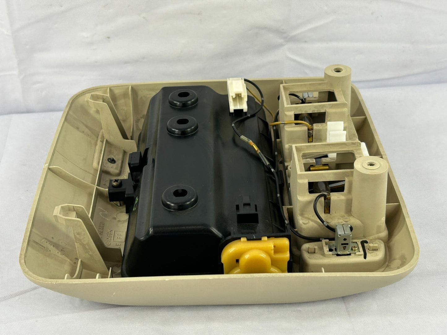 2000-2004 Subaru Legacy Outback Overhead Console Dome Light OEM 92151AC002GF