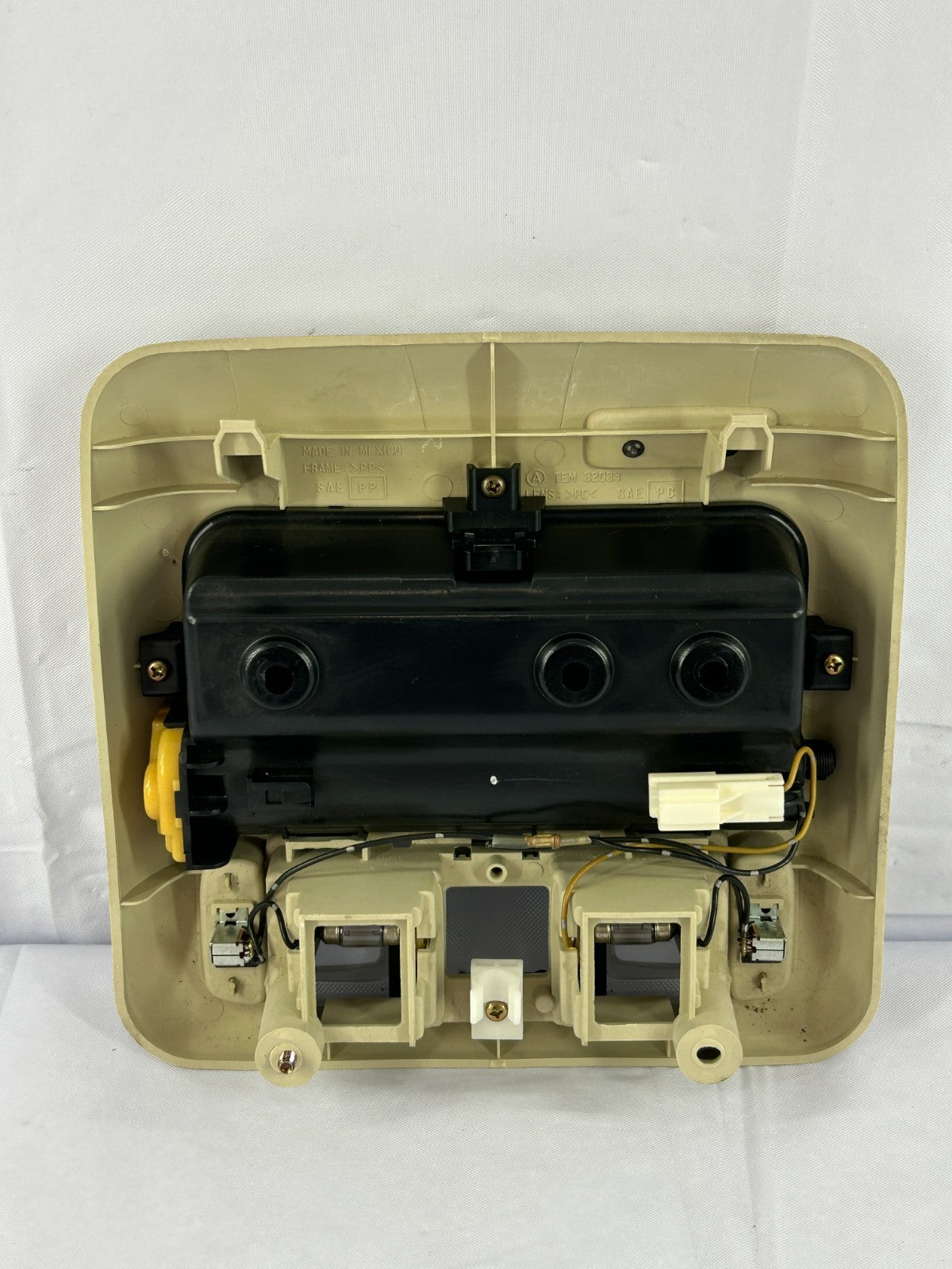 2000-2004 Subaru Outback Overhead Console Dome Map Light Beige OEM 92151AC002GF
