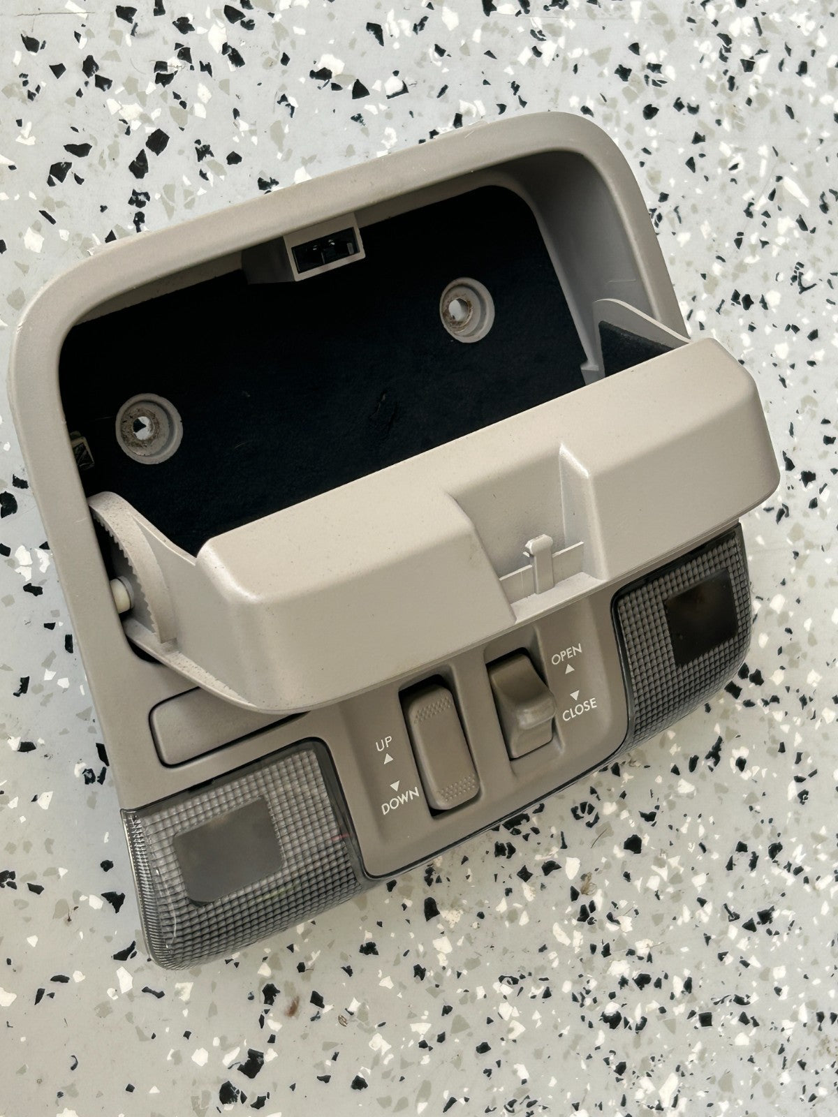 06-07 Subaru Tribeca Front Overhead Console & Sunroof Switch 92151XA00AEU