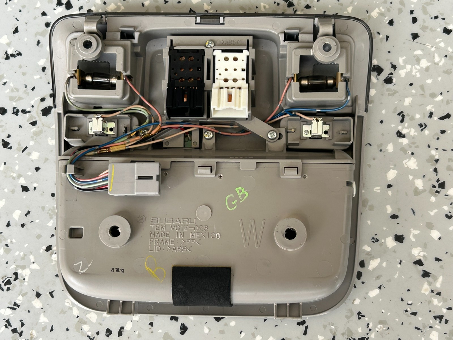 06-07 Subaru Tribeca Front Overhead Console & Sunroof Switch 92151XA00AEU