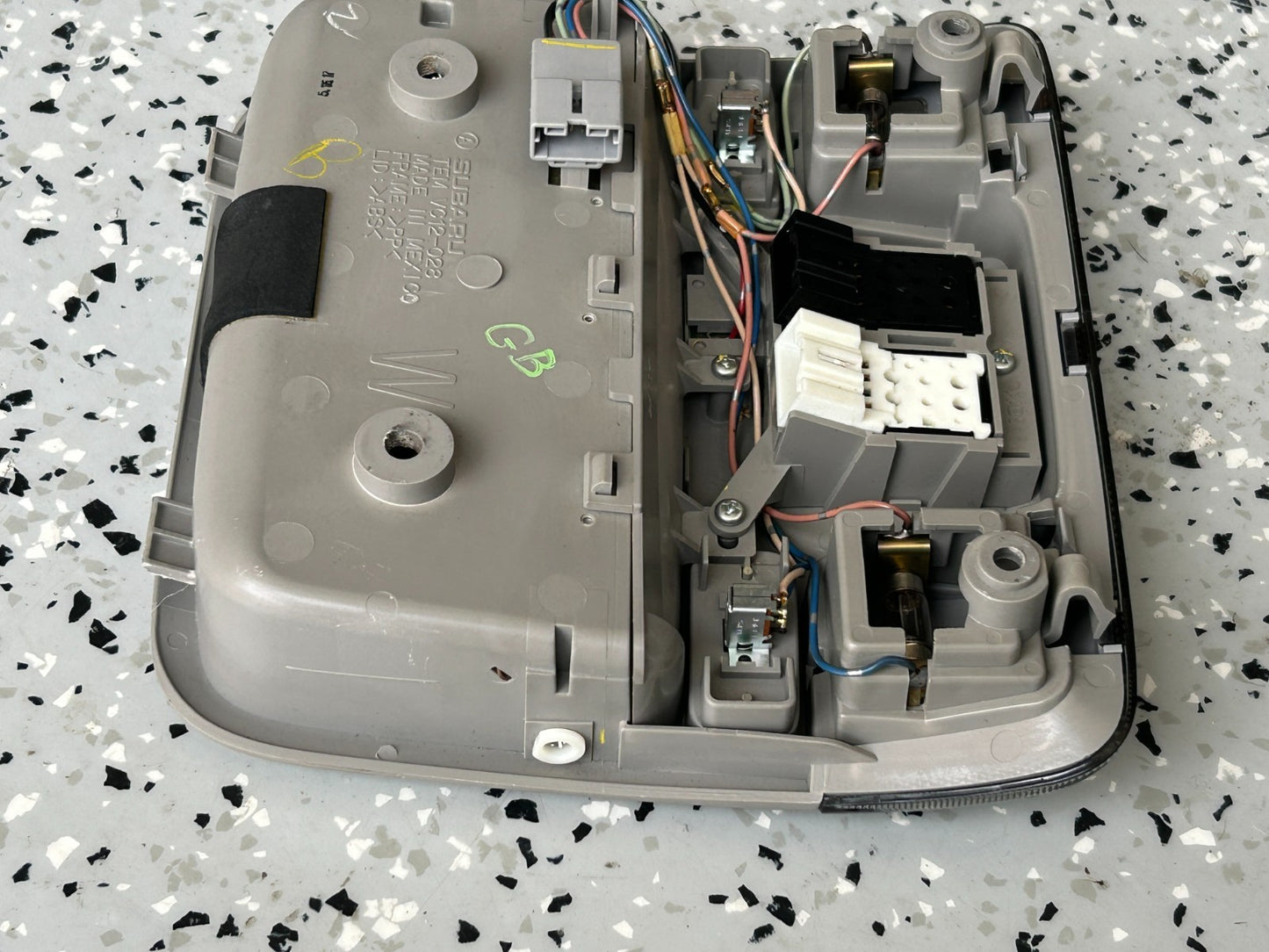06-07 Subaru Tribeca Front Overhead Console & Sunroof Switch 92151XA00AEU