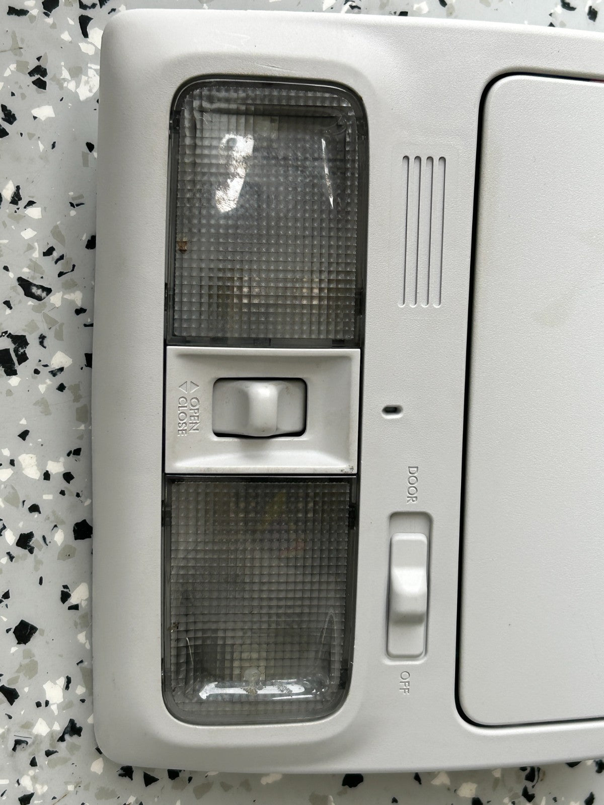 2010-2013 Subaru Forester Overhead Console Dome Light Sunroof OEM 92151SC020LO