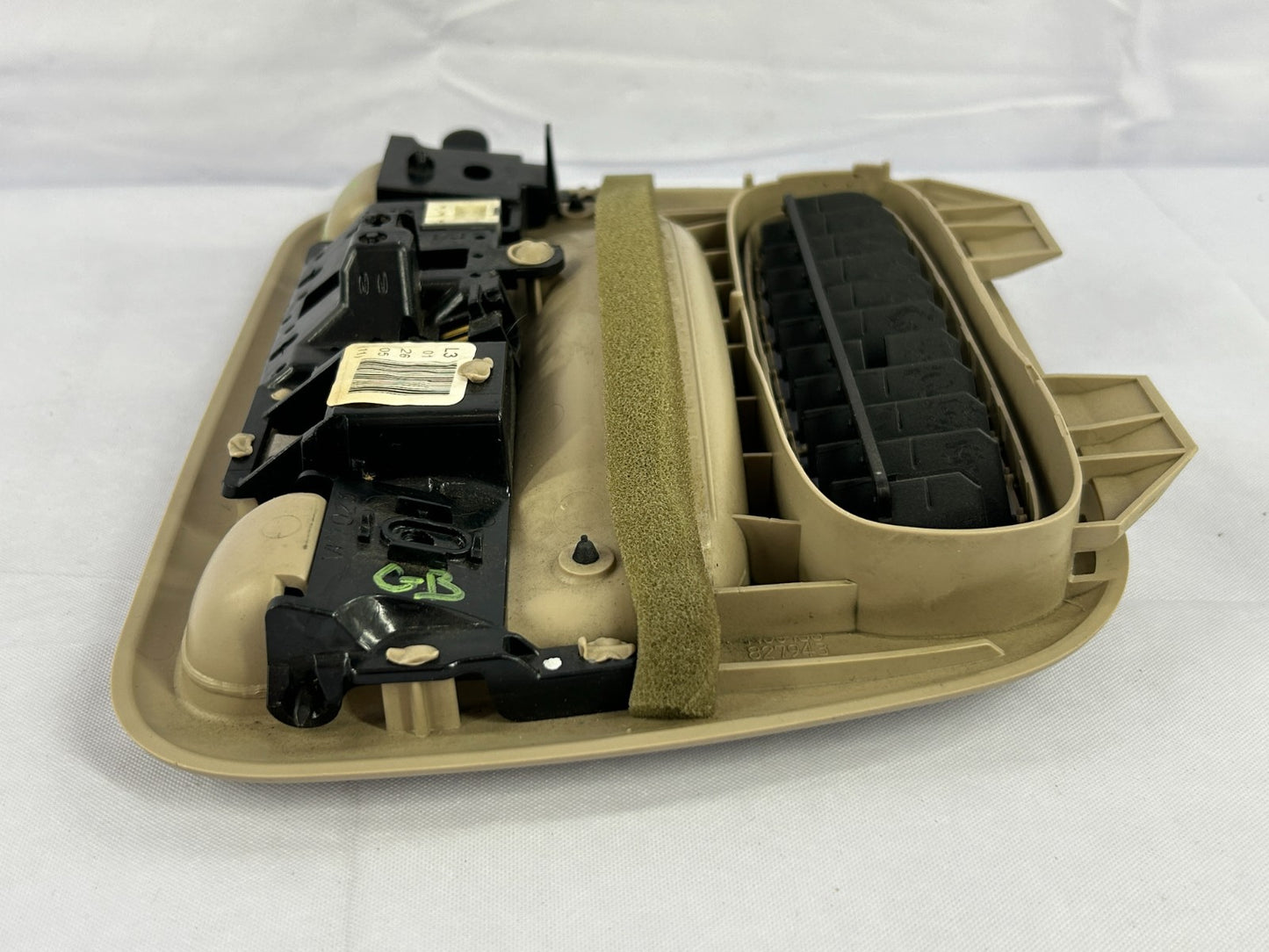 2004-2010 Toyota Sienna 3rd Row Left Air Register Vent Dome Light OE 63620-08080