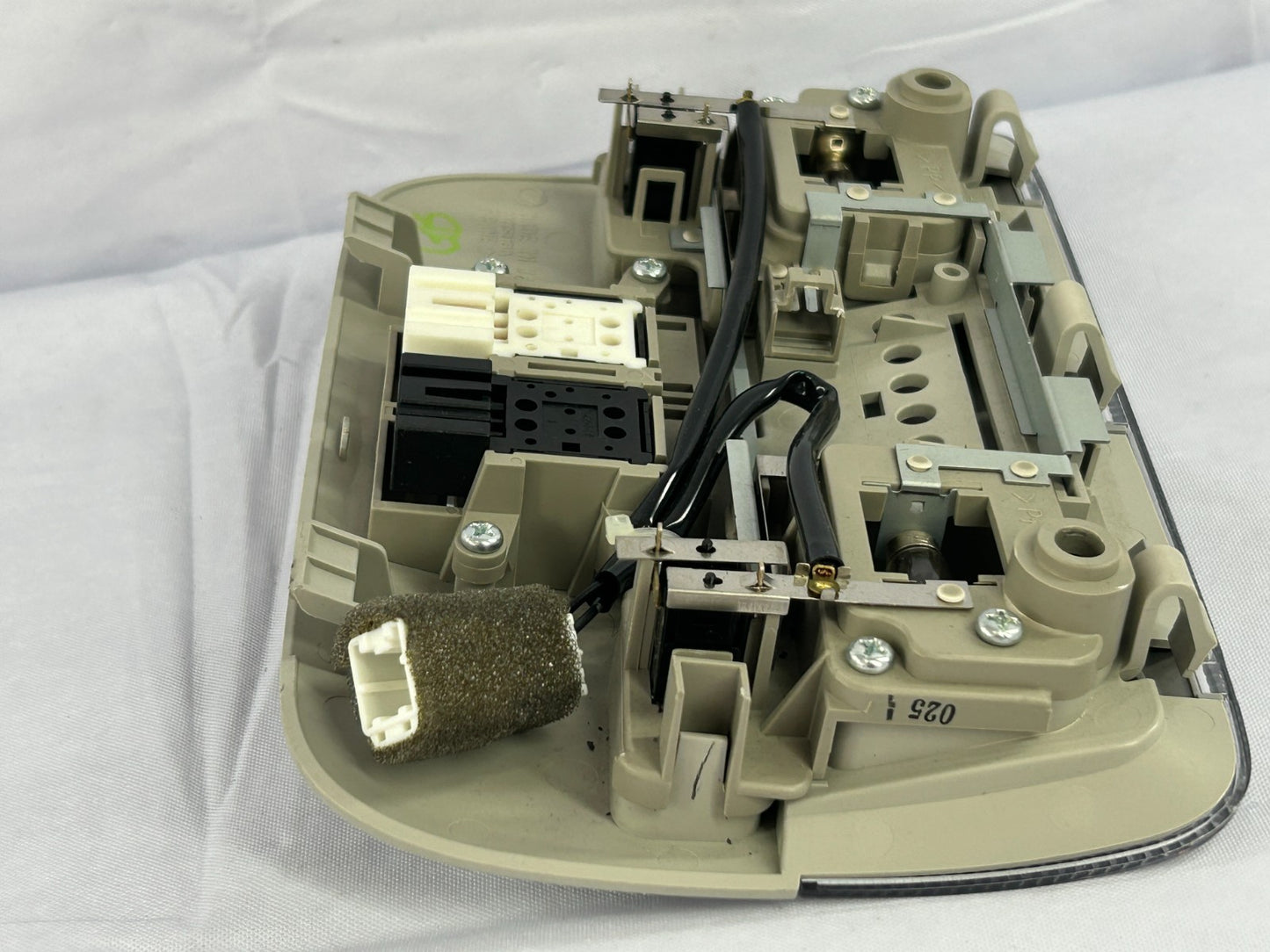 08-14 Subaru Impreza Front Upper Overhead Dome Light & Sunroof Switch OEM