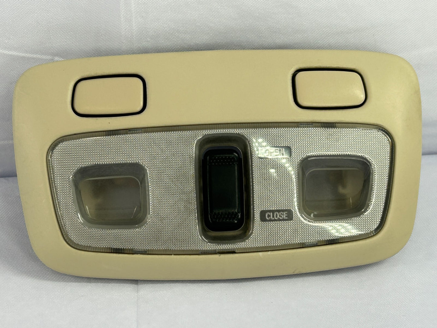 2000-2001 Subaru Outback Front Center Dome Light & Sunroof Switch 84601AE02AGF
