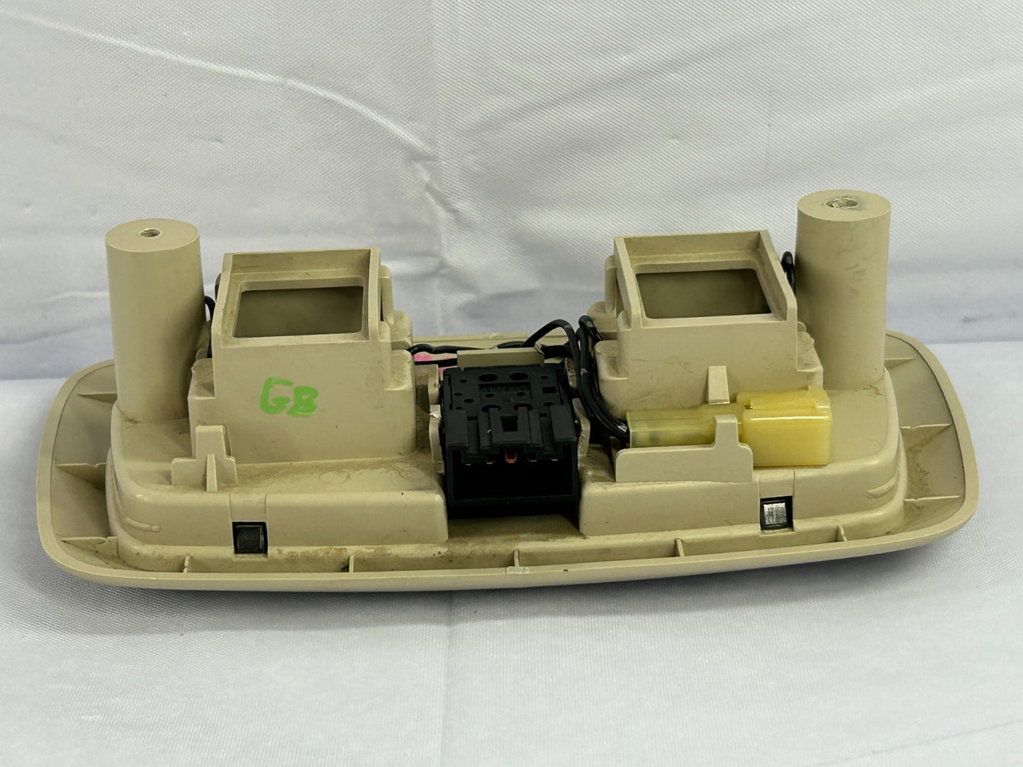2000-2001 Subaru Outback Front Center Dome Light & Sunroof Switch 84601AE02AGF
