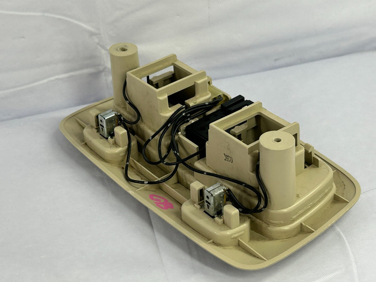 2000-2001 Subaru Outback Front Center Dome Light & Sunroof Switch 84601AE02AGF