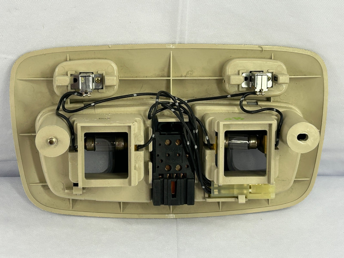 2000-2001 Subaru Outback Front Center Dome Light Lamp Assembly OEM 84621AE020OB
