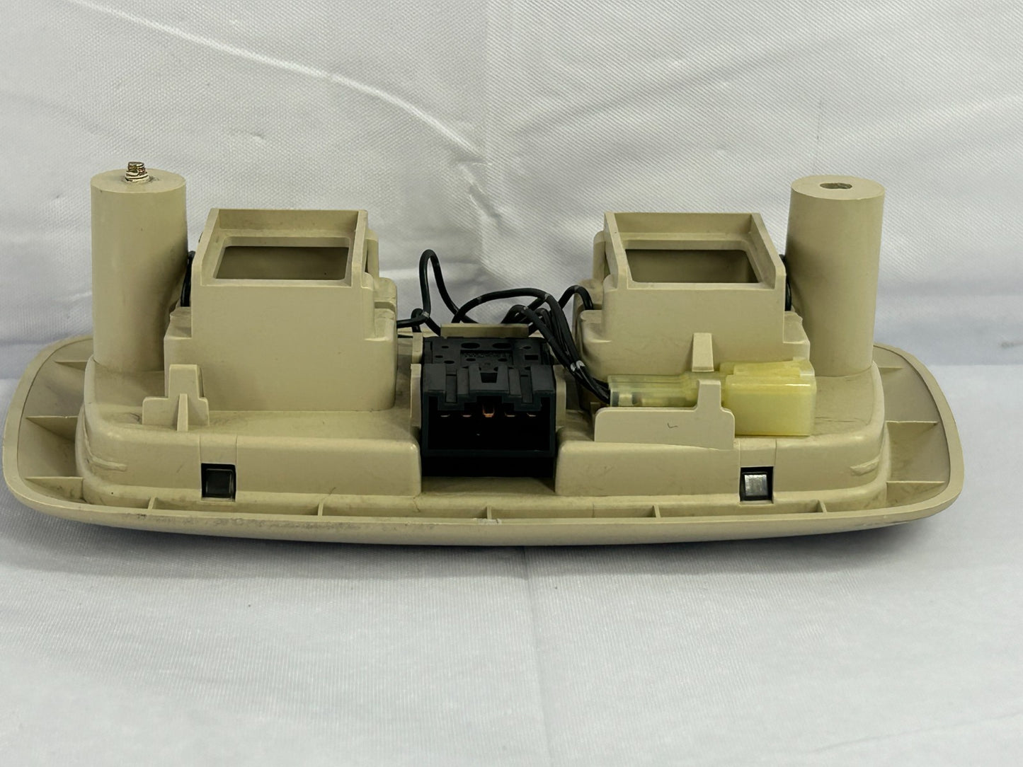 2000-2001 Subaru Outback Front Center Dome Light Lamp Assembly OEM 84621AE020OB