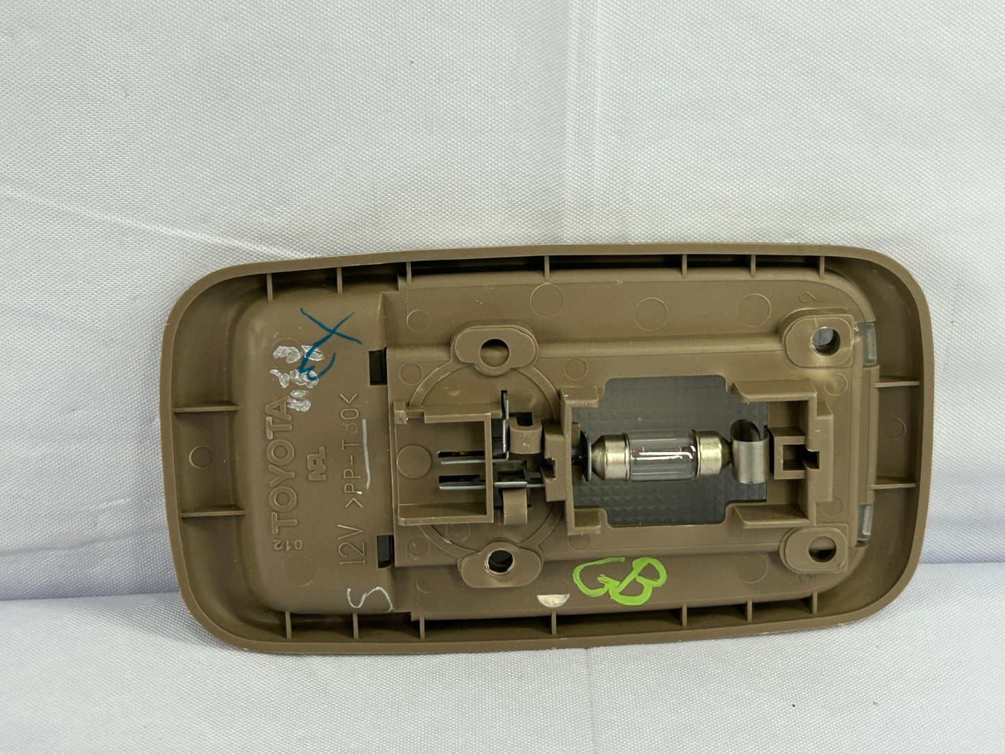 2000-2005 Toyota Tundra Overhead Console Roof Dome Light Lamp OEM 81240-02030-E0