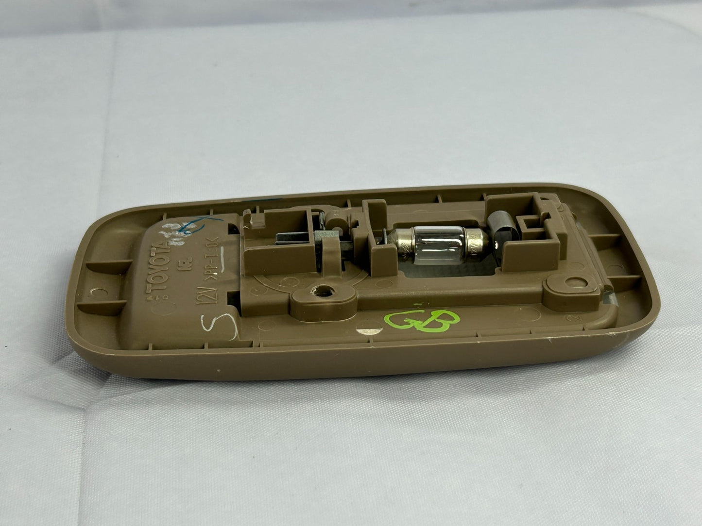 2000-2005 Toyota Tundra Overhead Console Roof Dome Light Lamp OEM 81240-02030-E0
