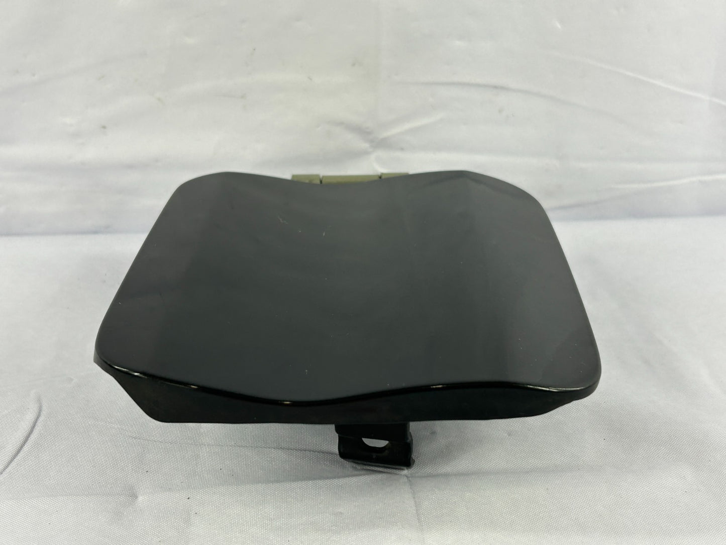 2002-2007 Subaru Impreza Rear Fuel Filler Door Lid Assembly OEM 57601FE010