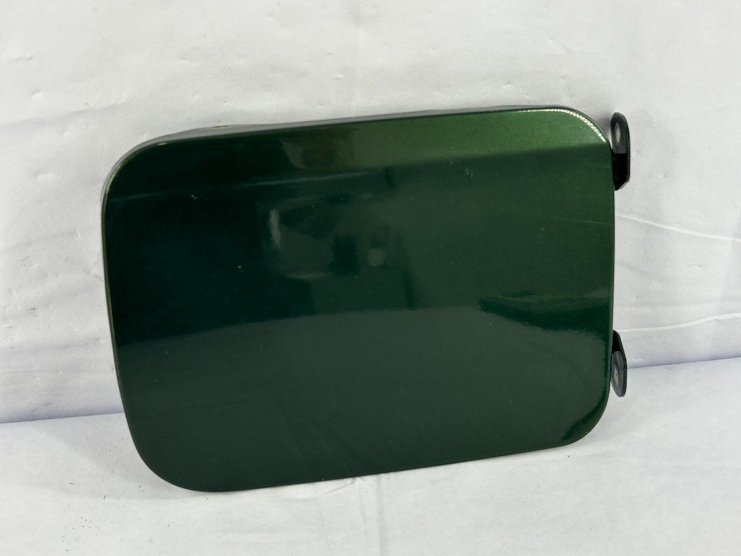 2000-2004 Subaru Outback Gas Fuel Tank Filler Door Lid Assembly OEM 57601AE020