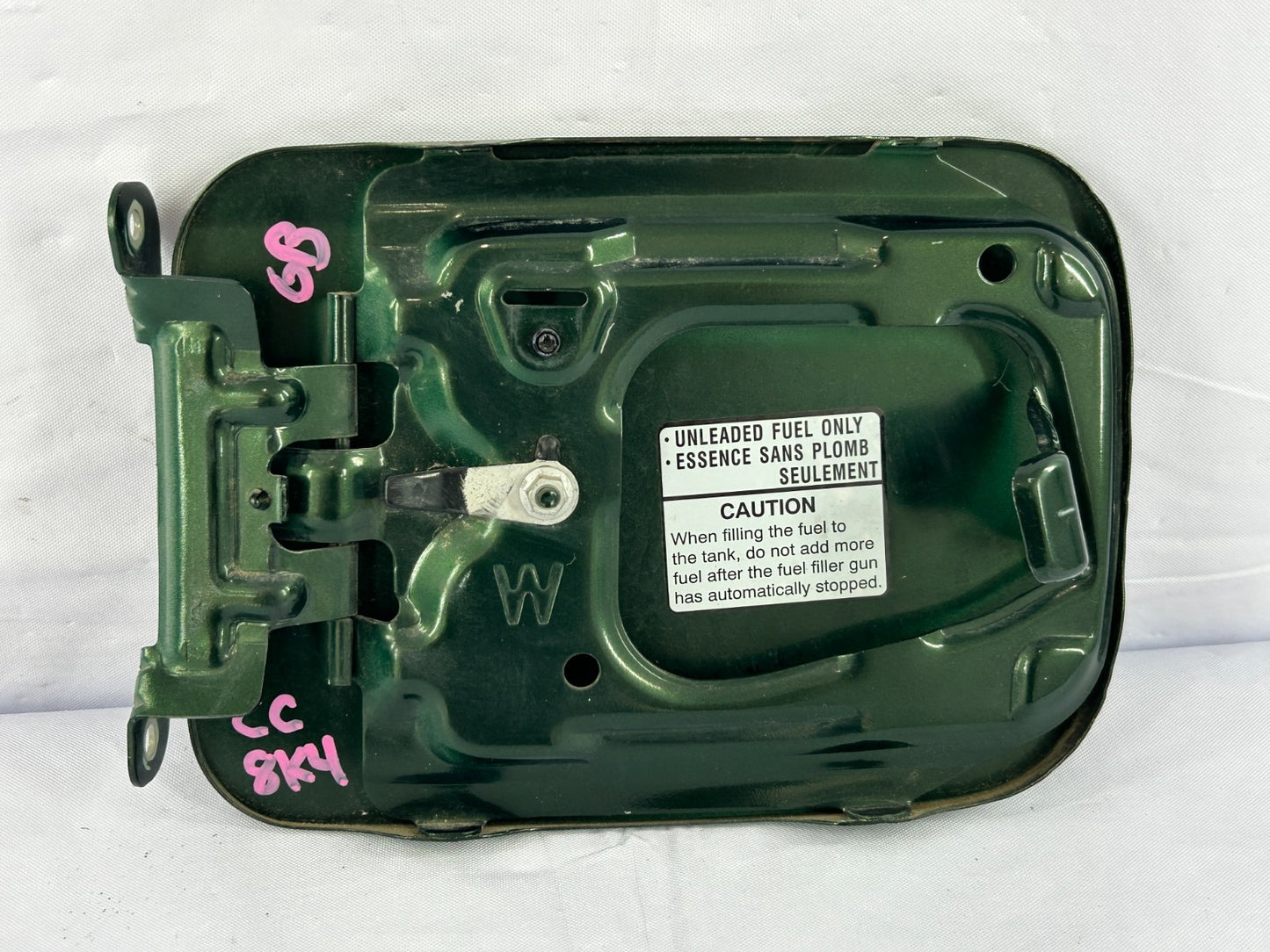 2000-2004 Subaru Outback Gas Fuel Tank Filler Door Lid Assembly OEM 57601AE020