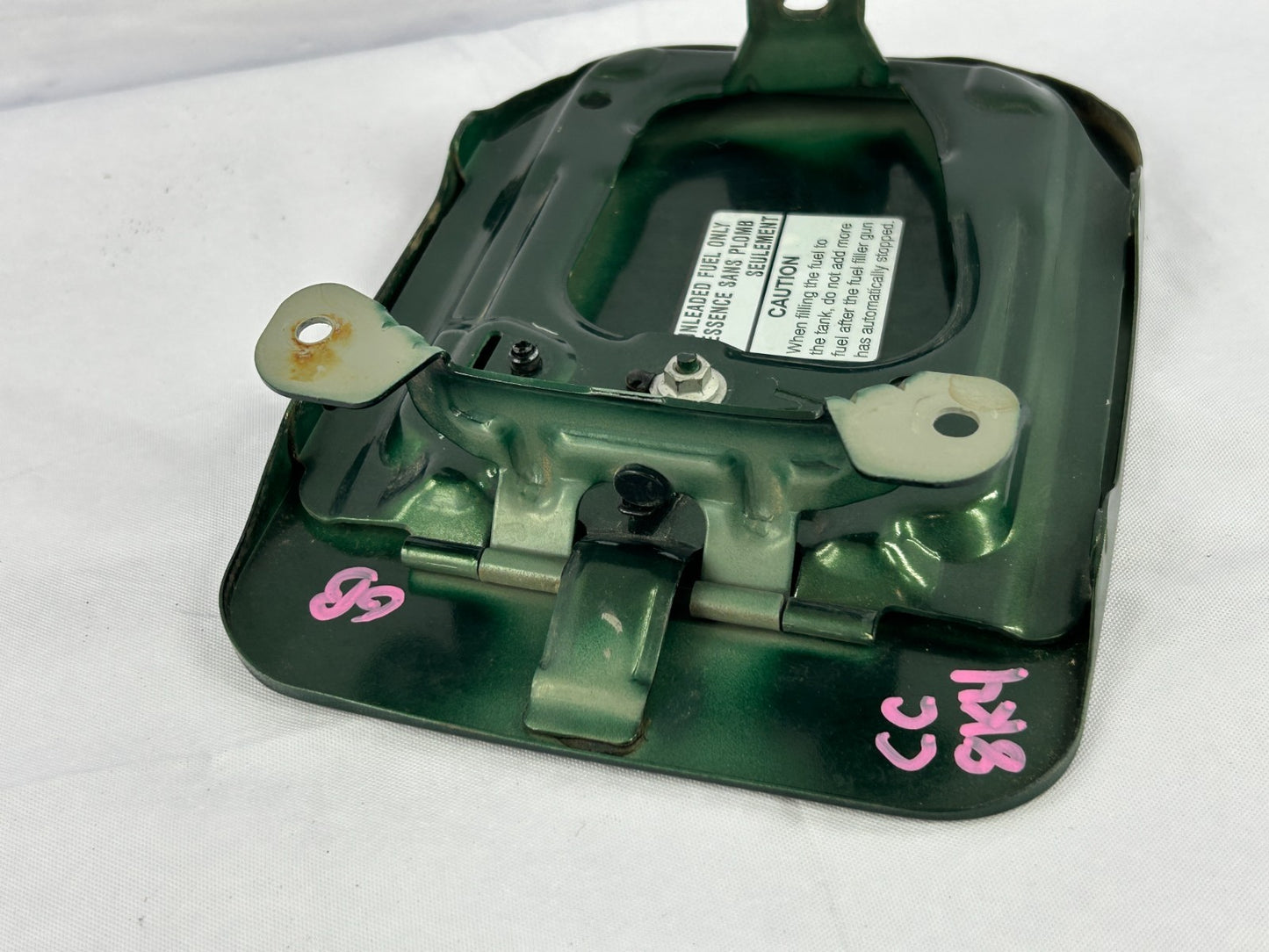 2000-2004 Subaru Outback Gas Fuel Tank Filler Door Lid Assembly OEM 57601AE020