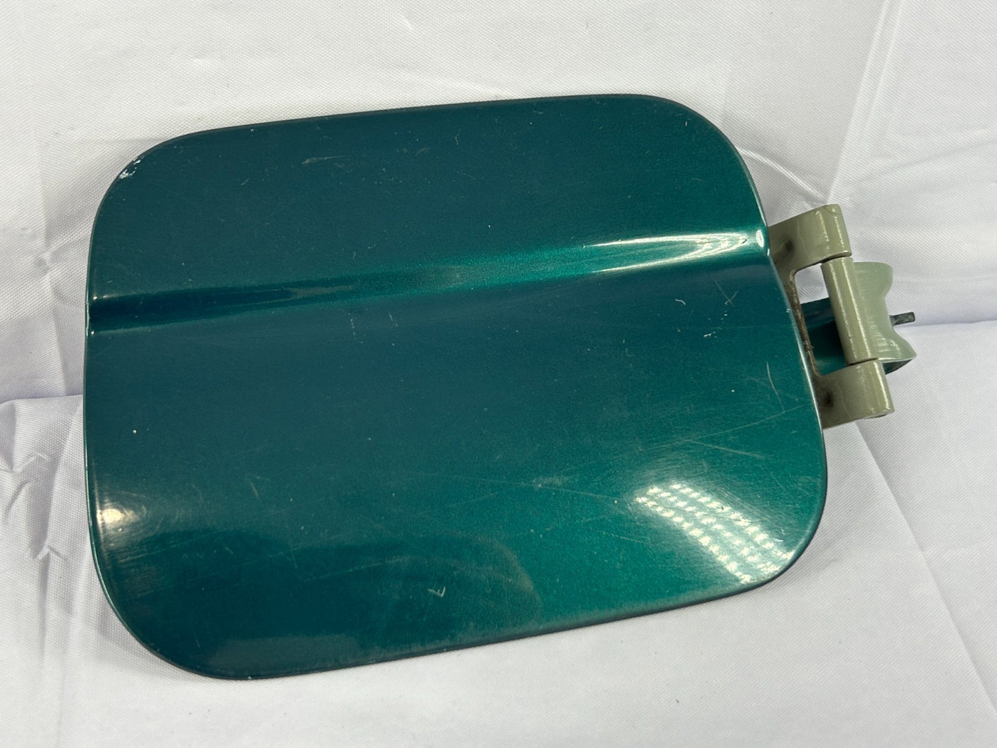 1996-1999 Subaru Outback Gas Fuel Tank Filler Door Lid Assembly OEM 57601AC000