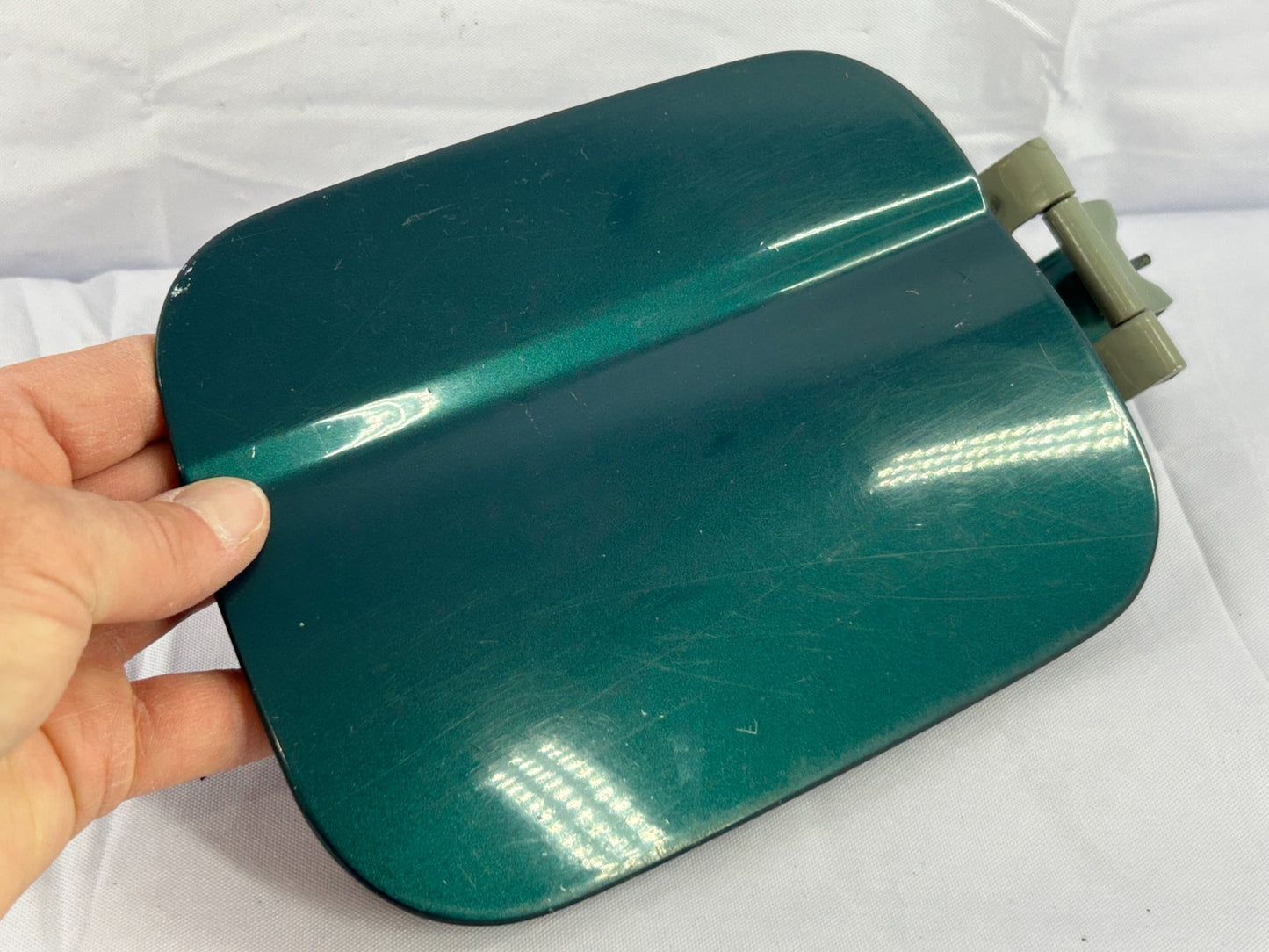 1996-1999 Subaru Outback Gas Fuel Tank Filler Door Lid Assembly OEM 57601AC000