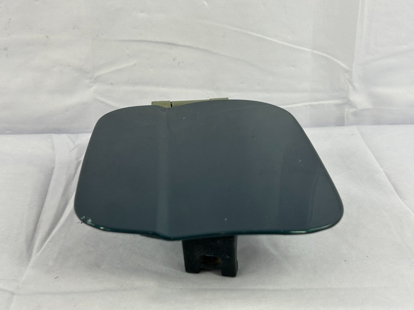 1996-1999 Subaru Outback Gas Fuel Tank Filler Door Lid Assembly OEM 57601AC000