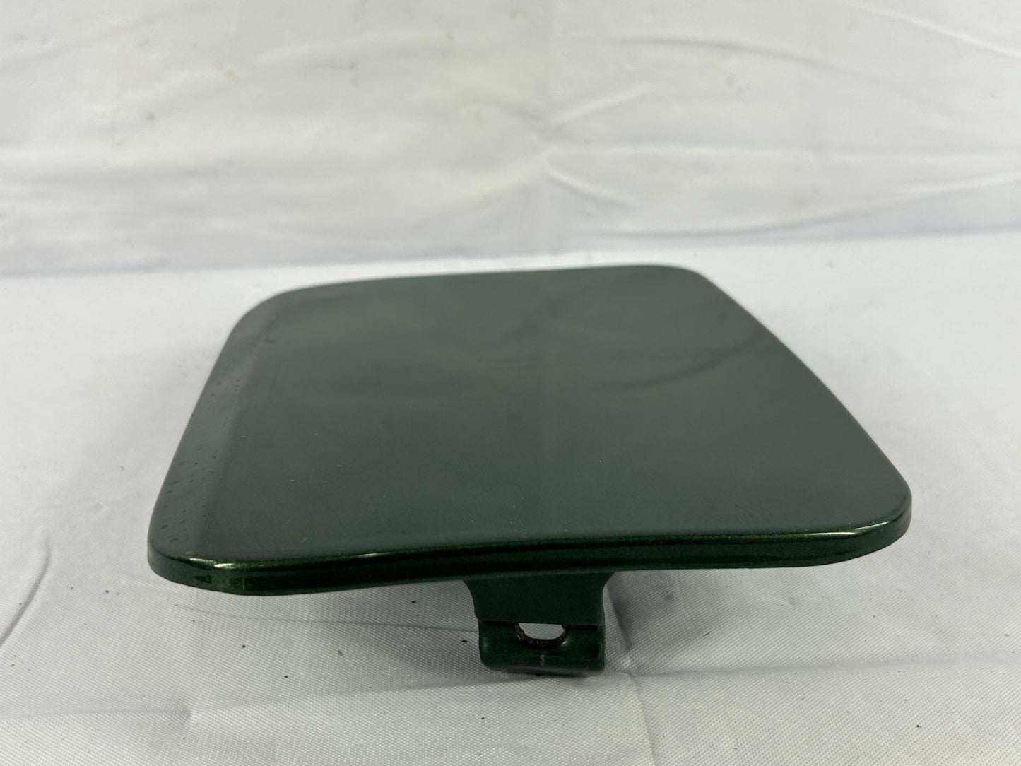 2002-2007 Subaru Impreza Rear Fuel Tank Filler Door Lid Assembly OEM 57601FE000