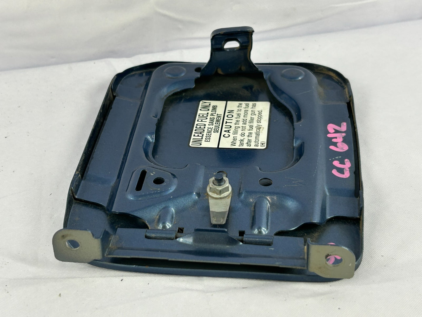 2002-2007 Subaru Impreza Gas Fuel Tank Filler Door Lid Assembly OEM 57601FE010