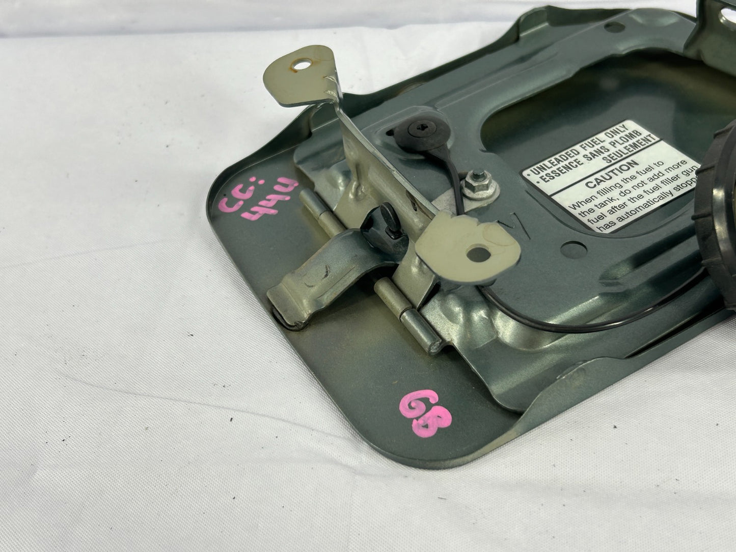 2000-2004 Subaru Outback Gas Fuel Tank Filler Door Lid W/Gas Cap  OEM 57601AE020