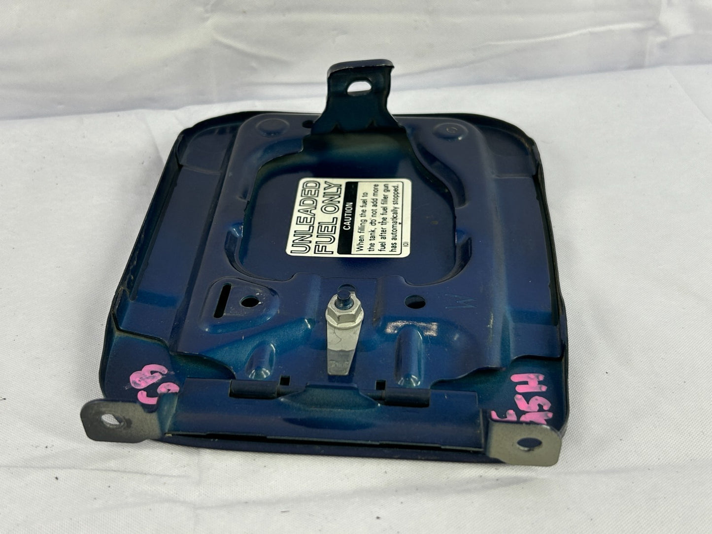 2002-2007 Subaru Impreza Gas Fuel Tank Filler Door Lid Assembly OEM 57601FE010