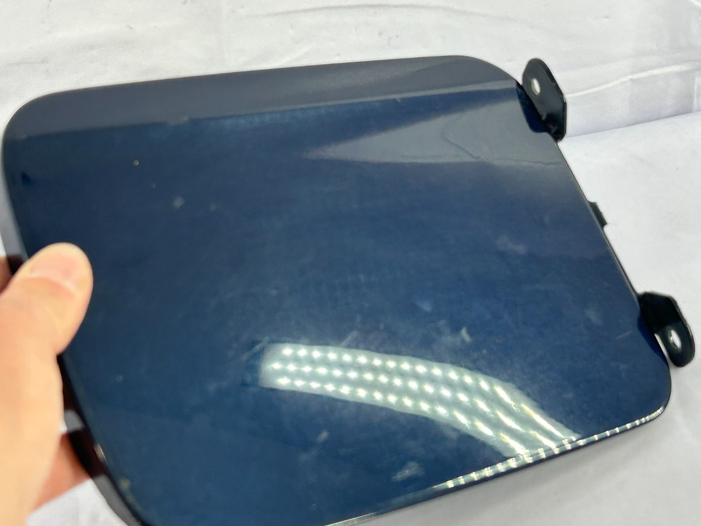 2000-2004 Subaru Outback Gas Fuel Tank Filler Door Lid W/Gas Cap OEM 57601AE020