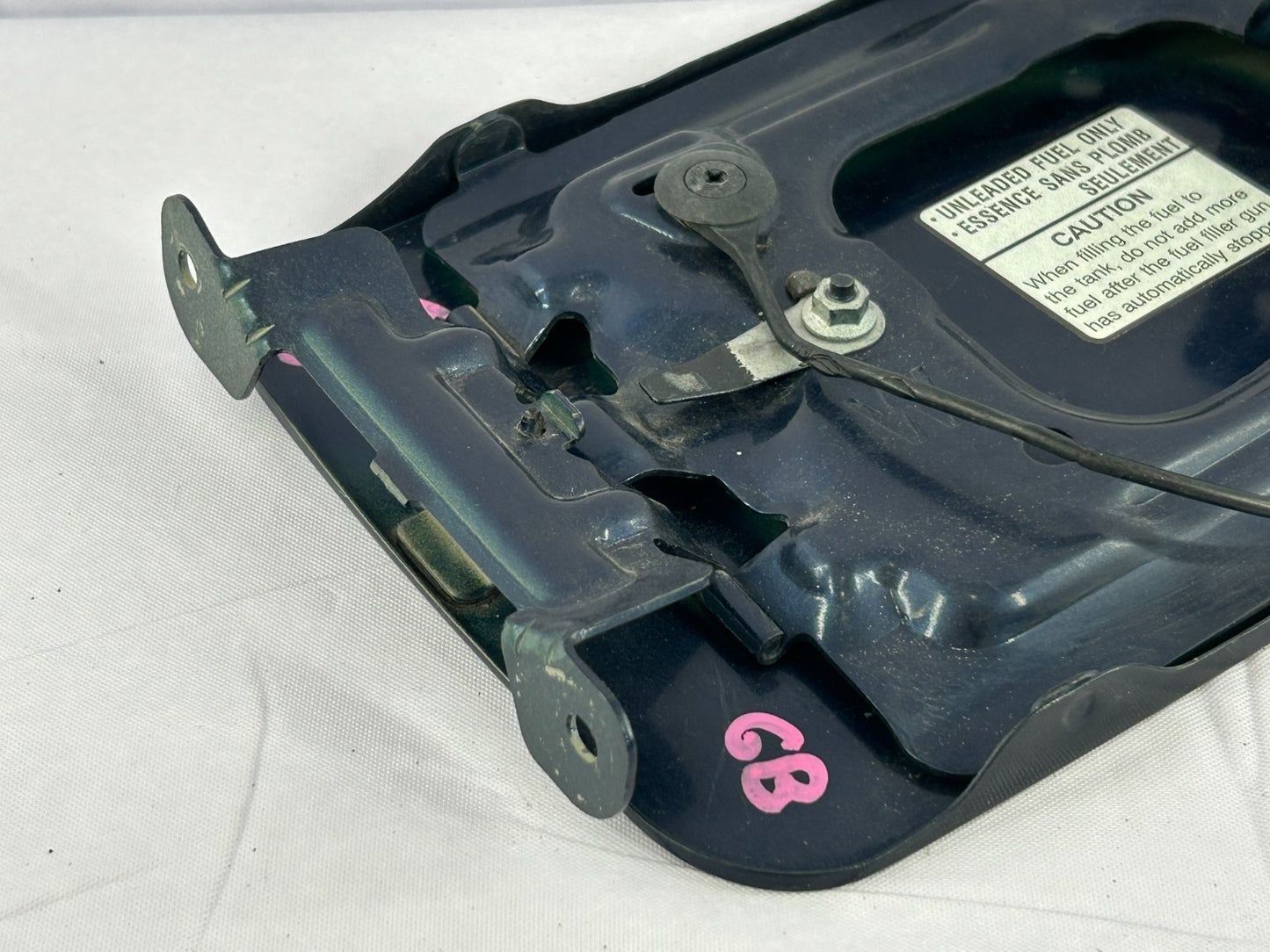 2000-2004 Subaru Outback Gas Fuel Tank Filler Door Lid W/Gas Cap OEM 57601AE020