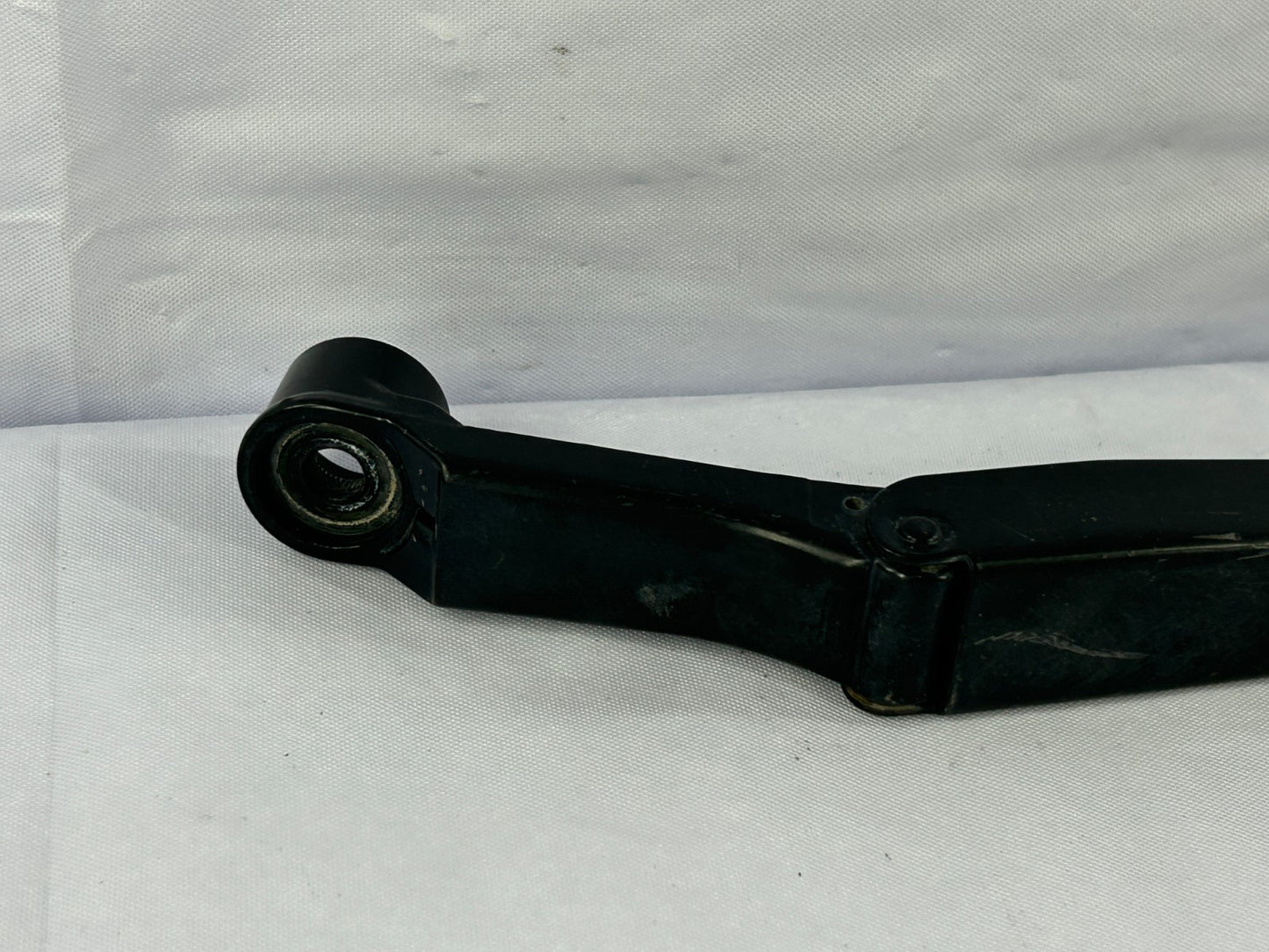 2001-2007 Toyota Sequoia Front Right Side Windshield Wiper Arm OEM 85211-0C010