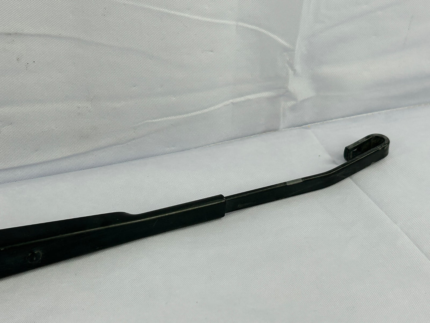 2001-2007 Toyota Sequoia Front Right Side Windshield Wiper Arm OEM 85211-0C010