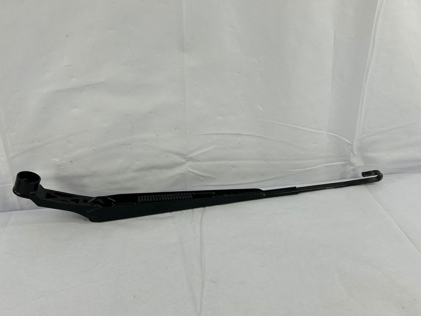 2001-2007 Toyota Sequoia Front Right Side Windshield Wiper Arm OEM 85211-0C010
