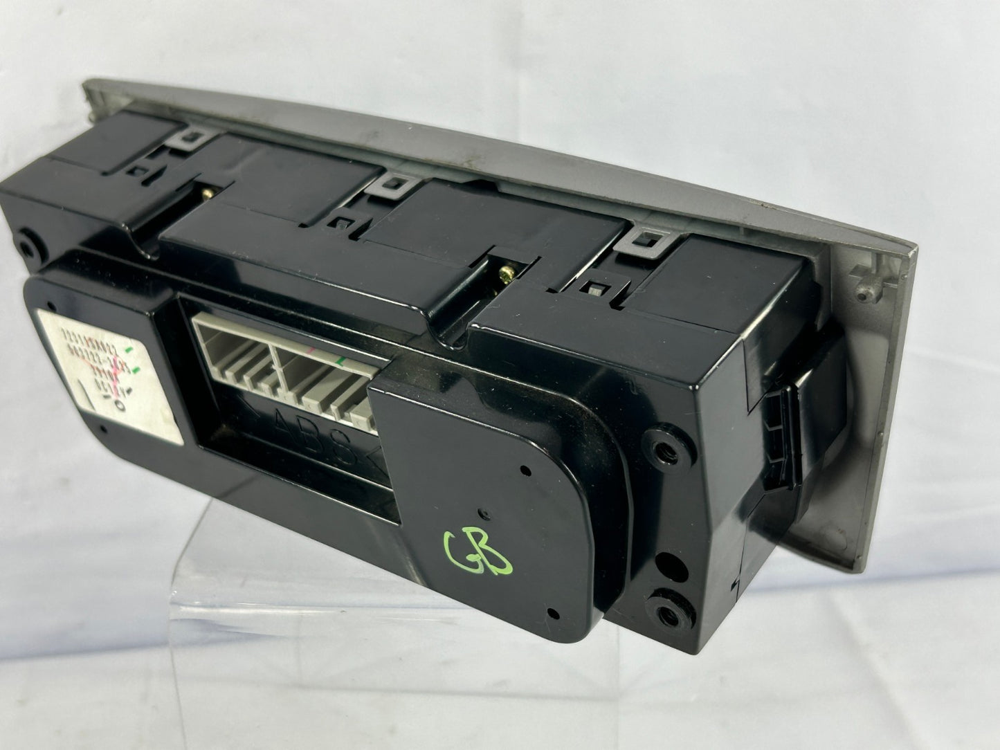 2004 Subaru Forester Auto Climate AC Heater Temp Control Assembly OEM 72311SA022