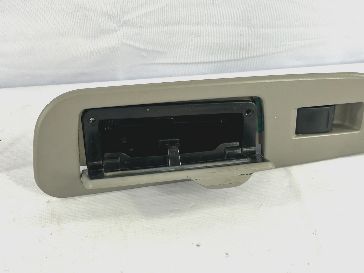 2001-2007 Toyota Sequoia Rear Right Power Window Switch Panel OEM 74203-0C010-B1