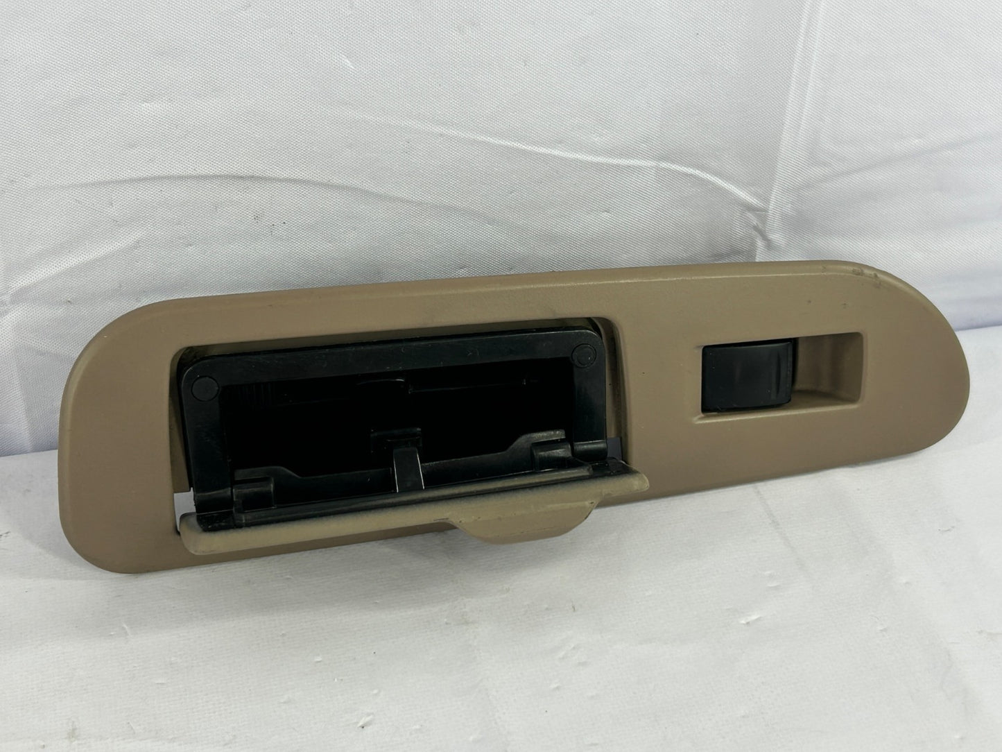 2001-2007 Toyota Sequoia Rear Right Power Window Switch Panel OEM 74203-0C010-B1