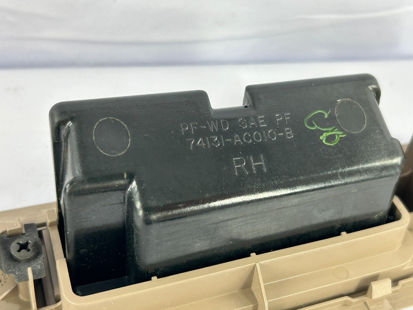 2001-2007 Toyota Sequoia Rear Right Power Window Switch Panel OEM 74203-0C010-B1