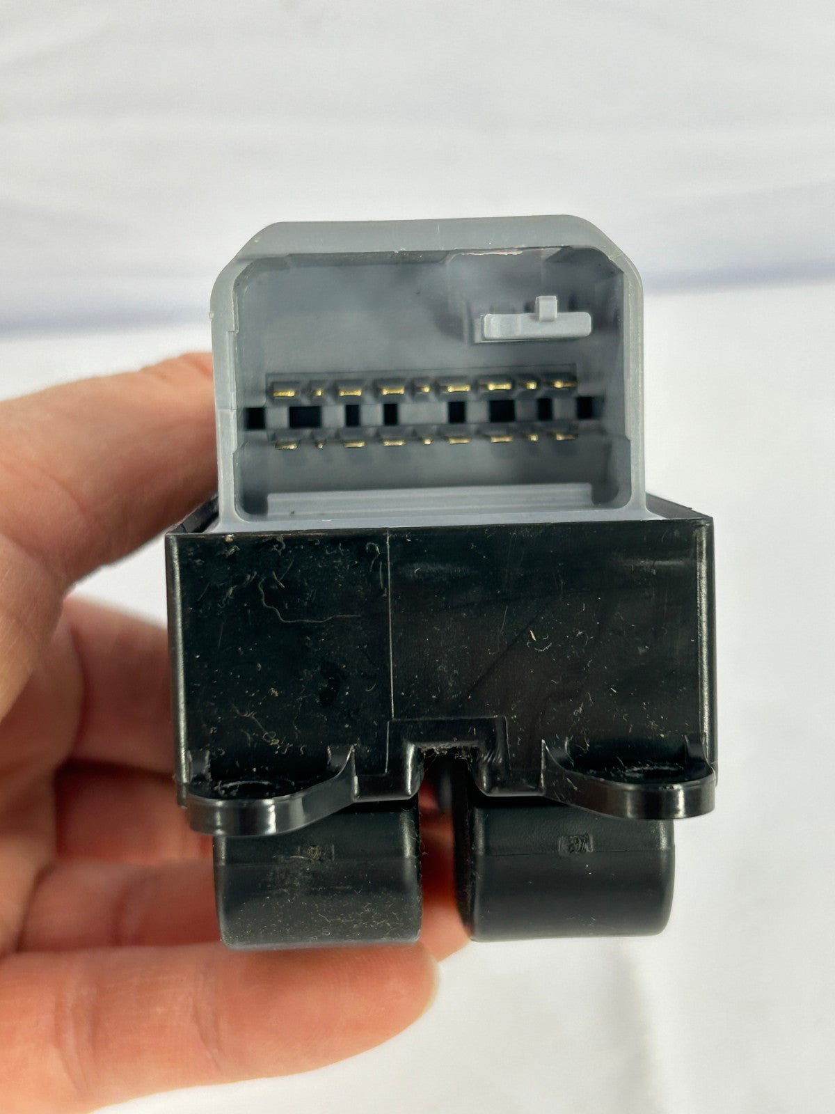 2004-2010 Toyota Sienna Front Left Master Power Window Switch OEM 84820-AE012
