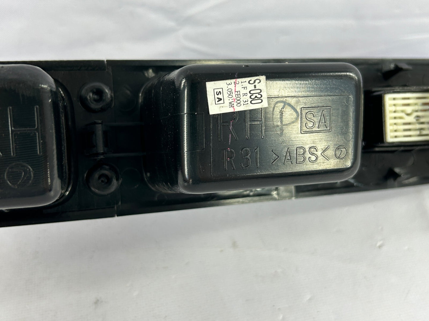 2003-2008 Subaru Forester Front Right Power Window Control Switch OEM 94266SA020