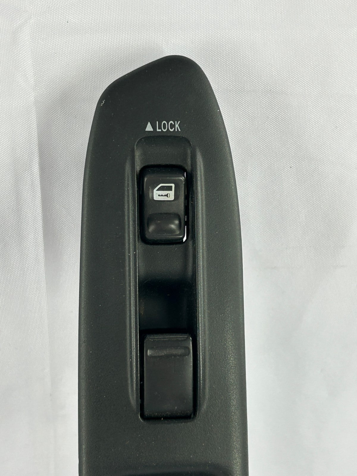 2003-2008 Subaru Forester Front Right Power Window Control Switch OEM 94266SA020