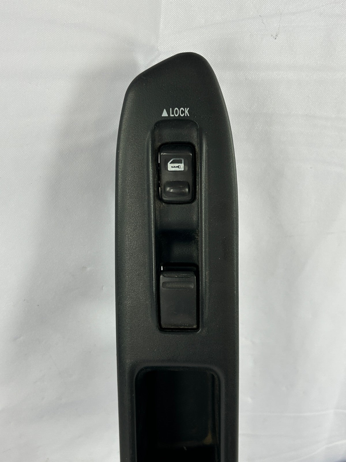2003-2008 Subaru Forester Front Right Power Window Control Switch OEM 94266SA020