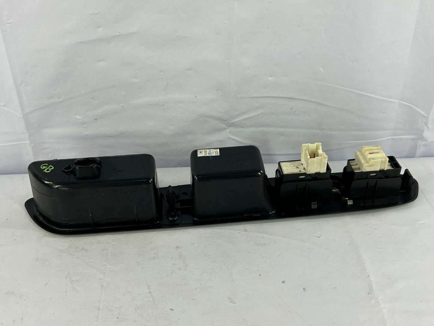 2003-2008 Subaru Forester Front Right Power Window Control Switch OEM 94266SA020