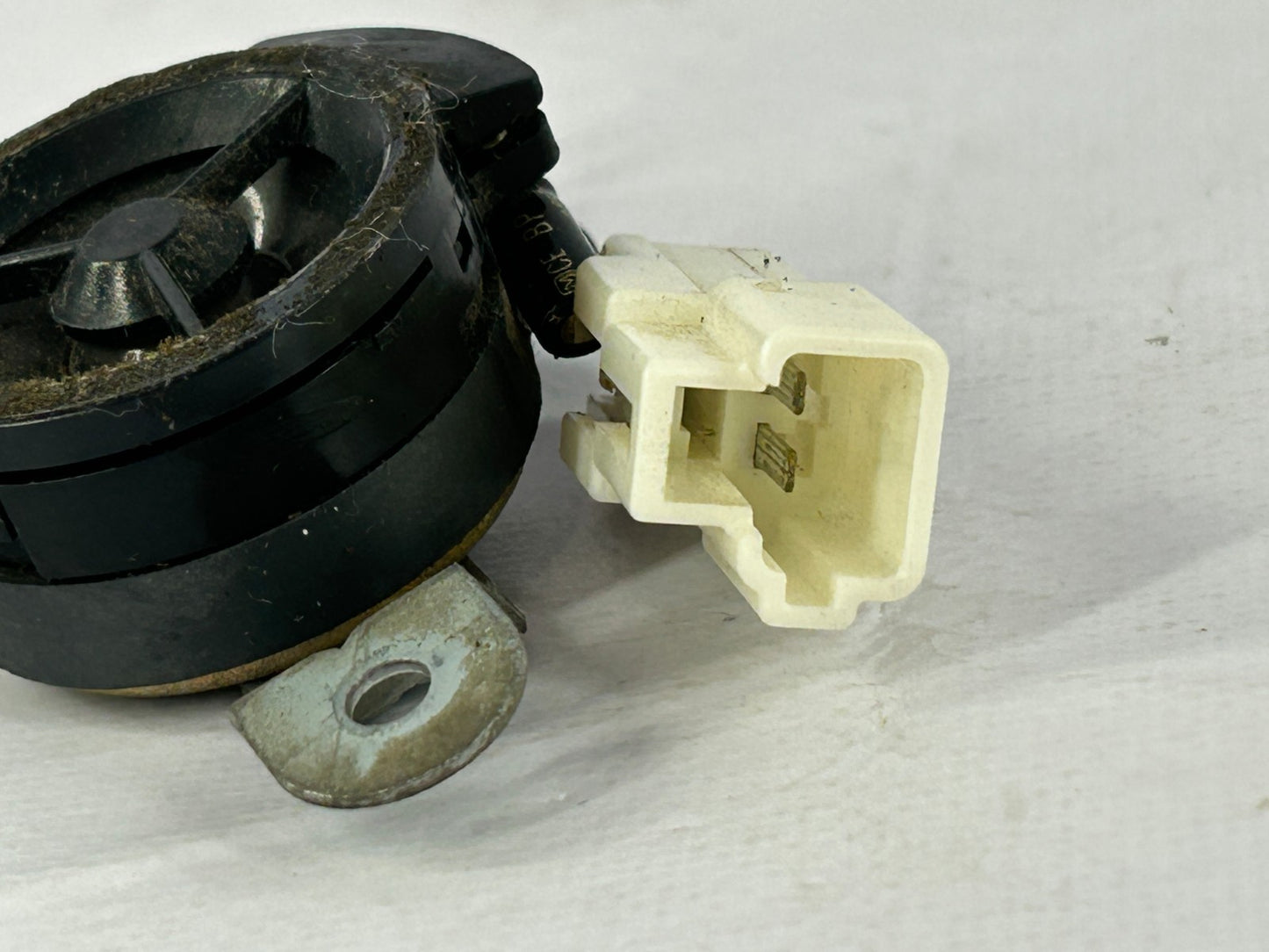 2000-2006 Toyota Tundra Front Left Driver Side Tweeter Speaker OEM 86160-0C020