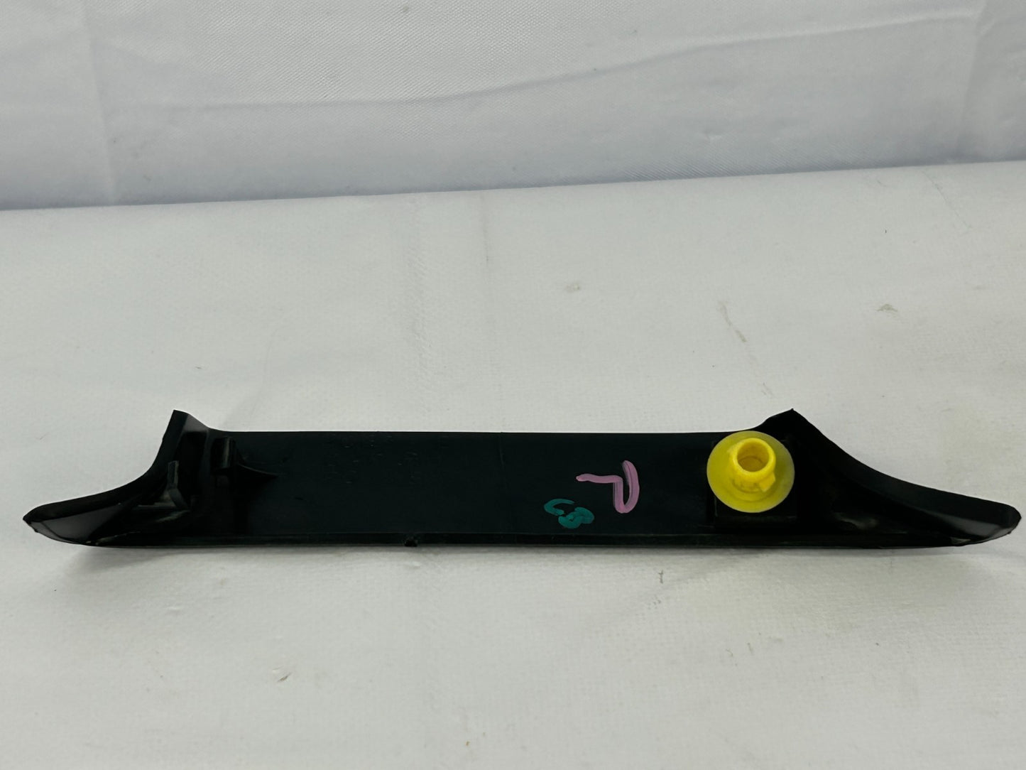 2001-2004 Toyota Sequoia Center Right Side Roof Rack Lower Cover OEM 63495-0C010