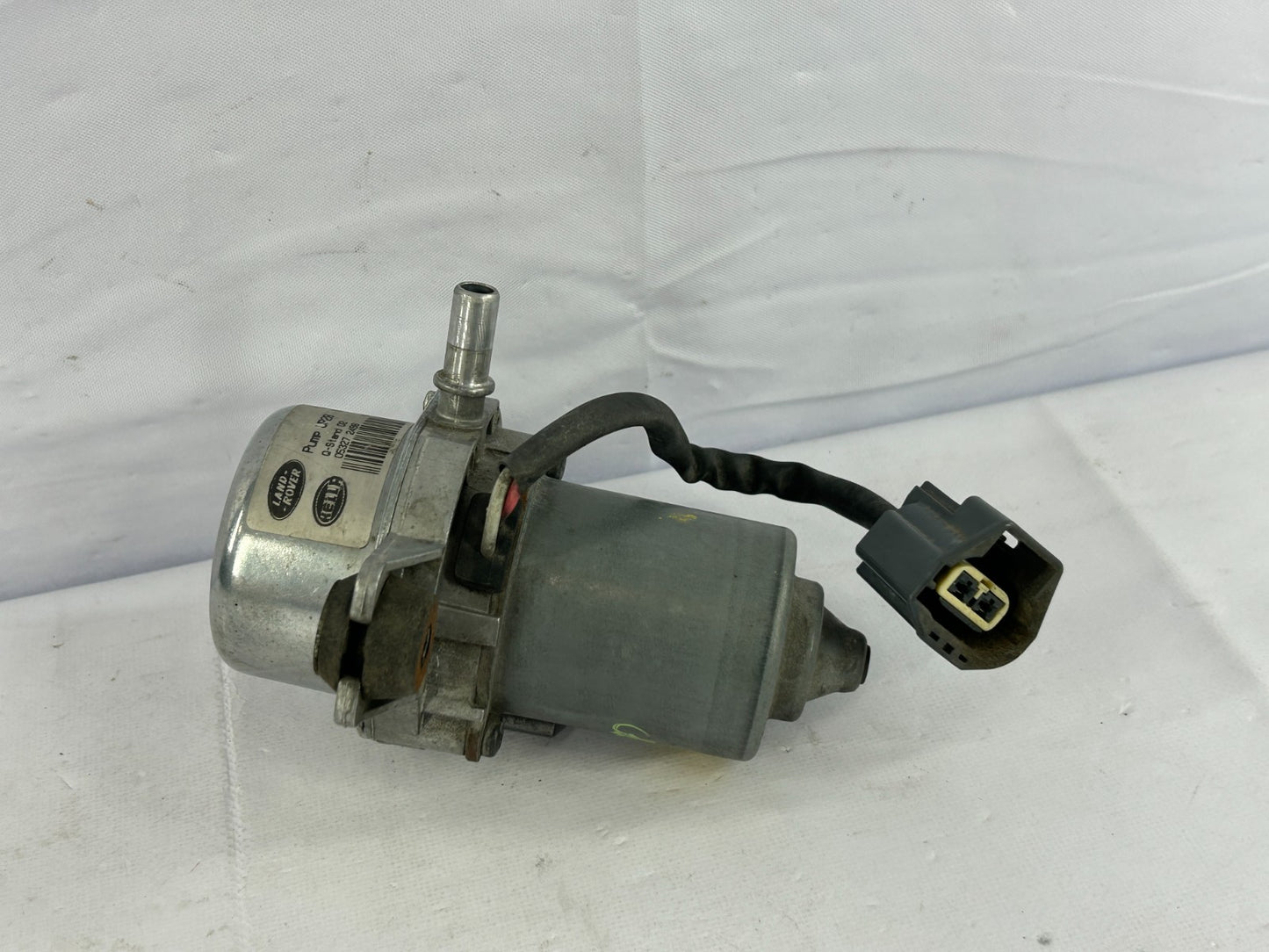 2005-2009 Land Rover LR3 Power Brake Booster Vacuum Pump OEM 8TG 008930-01