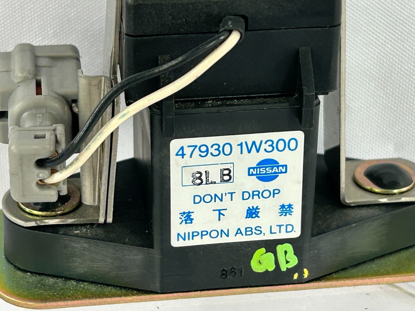1997-2001 Nissan Pathfinder Deceleration Sensor Module Unit OEM 479301W300