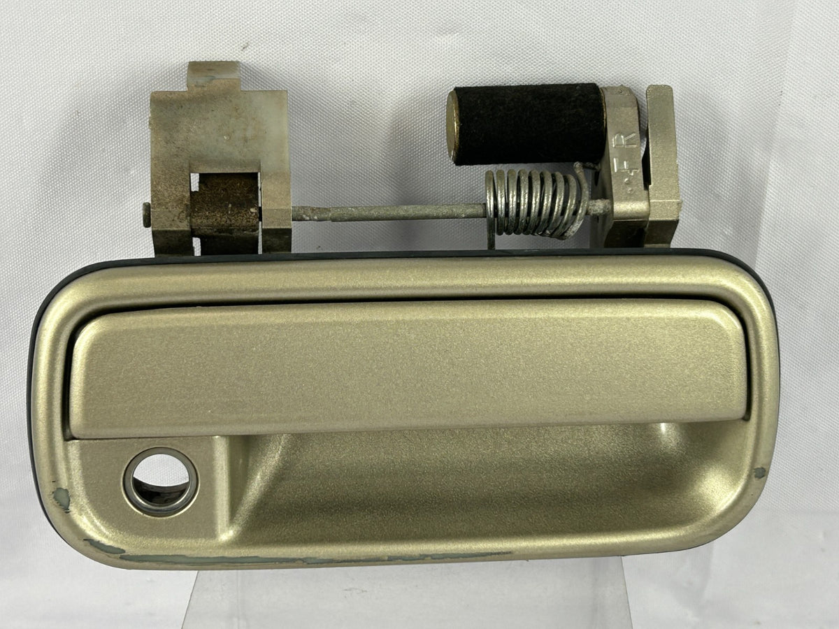 2000-2002 Toyota 4Runner Front Right Side Exterior Door Handle OEM 69210-35100